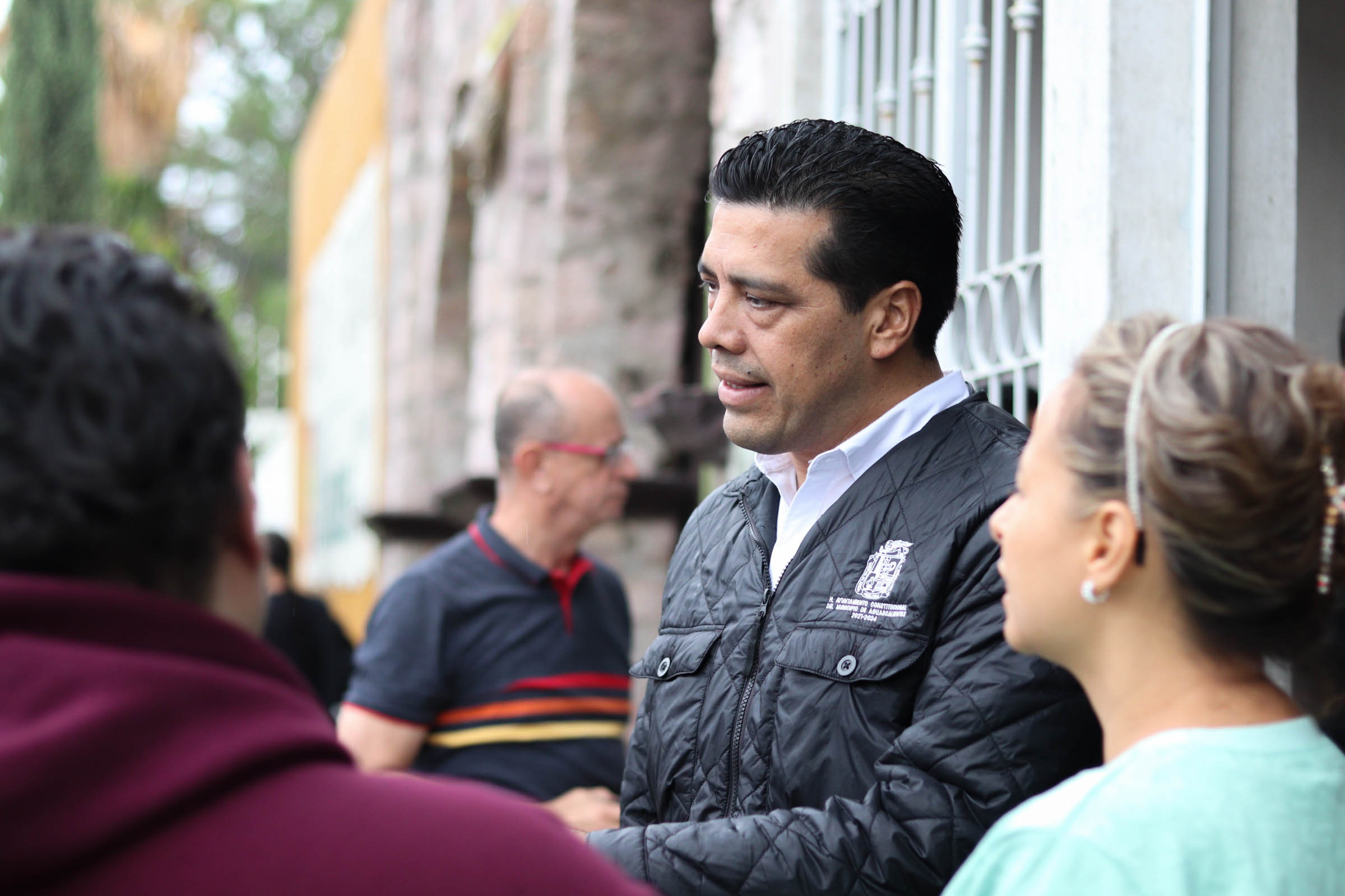 Autoridades estatales y municipales atienden a vecinos afectados por las lluvias