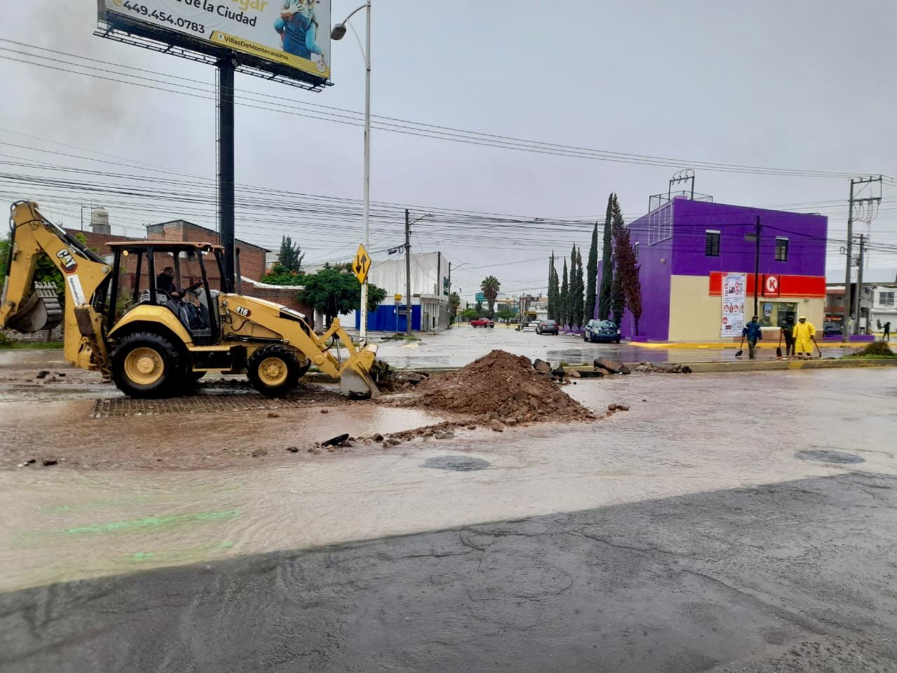 Más de 80 servicios ha atendido @MunicipioAgs en las primeras horas de lluvia