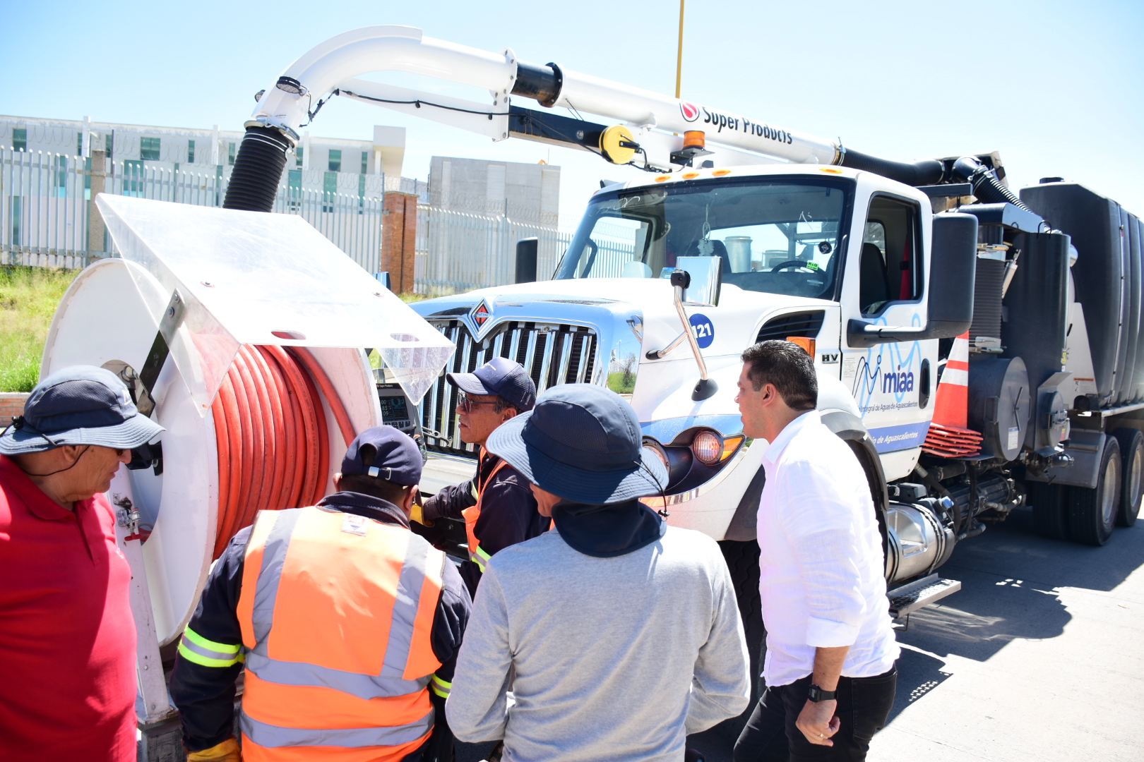 Realiza @MunicipioAgs recorrido de supervisión de zonas afectadas por lluvias