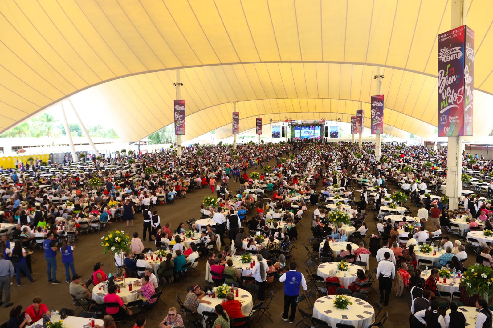 Entre baile, alegría y sorpresas TJ encabeza festejo del Día del Abuelo en @MunicipioAgs