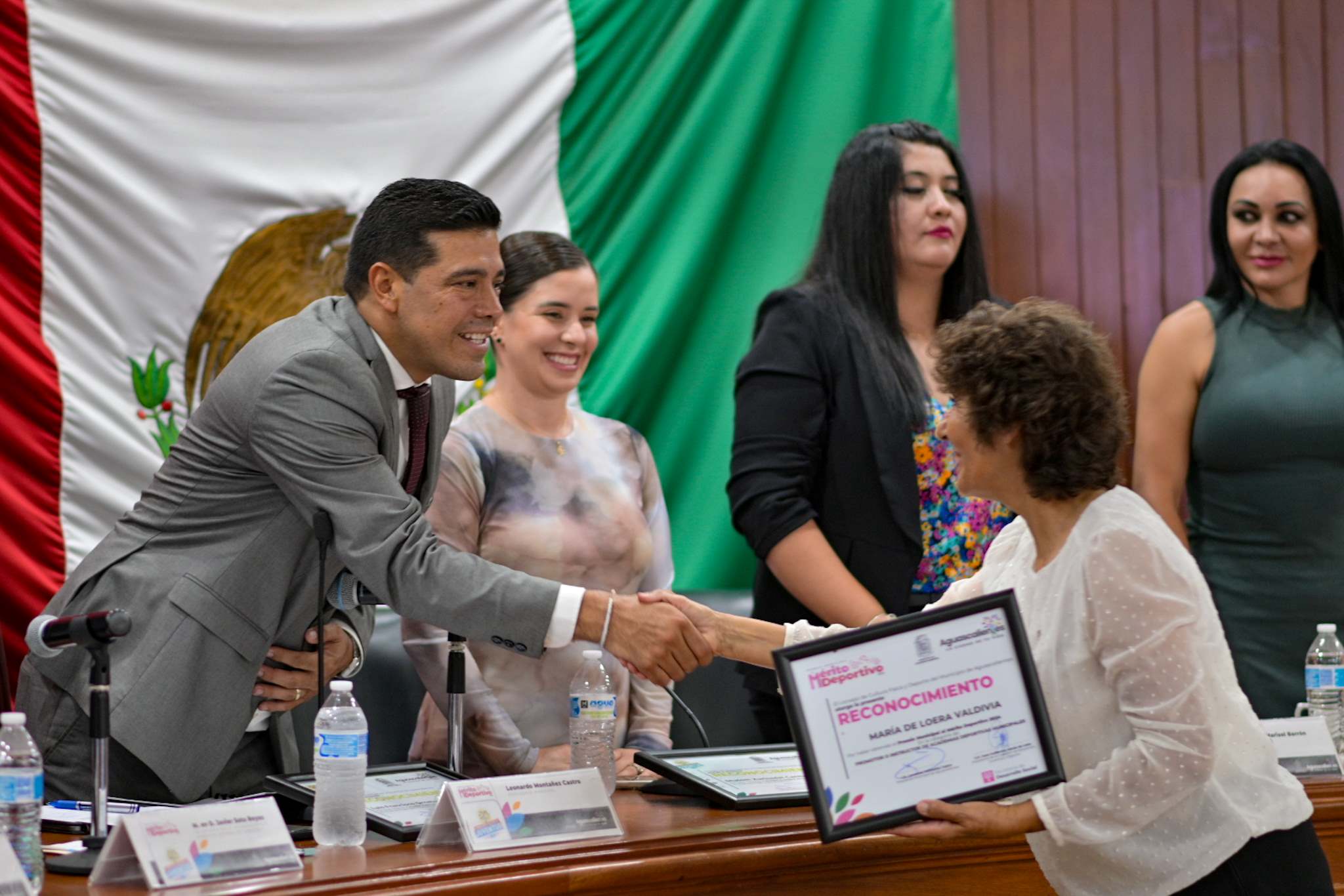 Reconoce @MunicipioAgs a deportistas jóvenes destacados