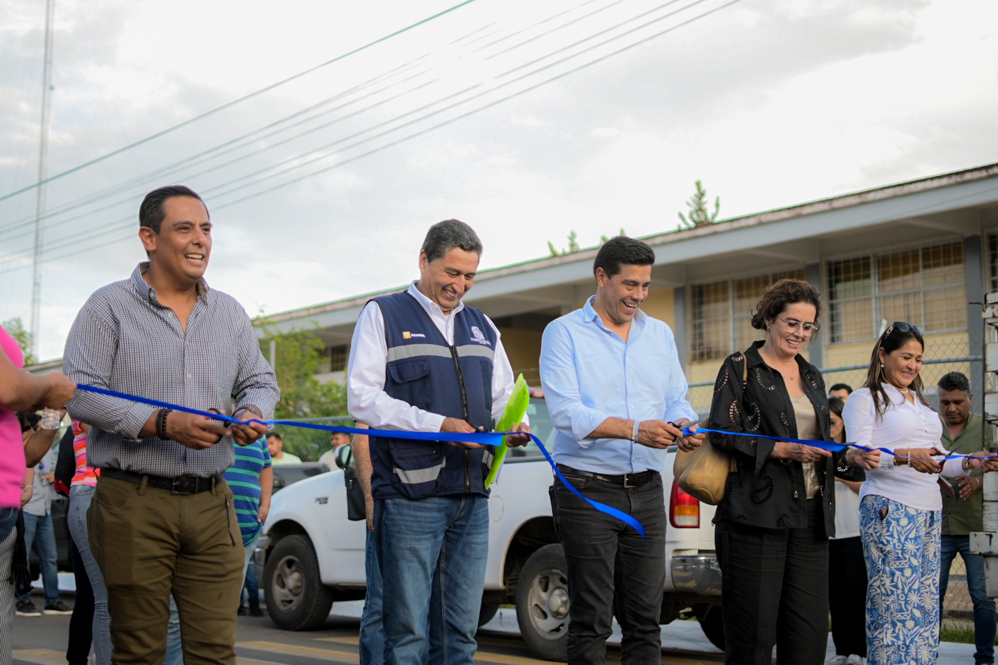 Entrega Leo Montañez concreto asfáltico en Av. Juan José Arreola: @MunicipioAgs