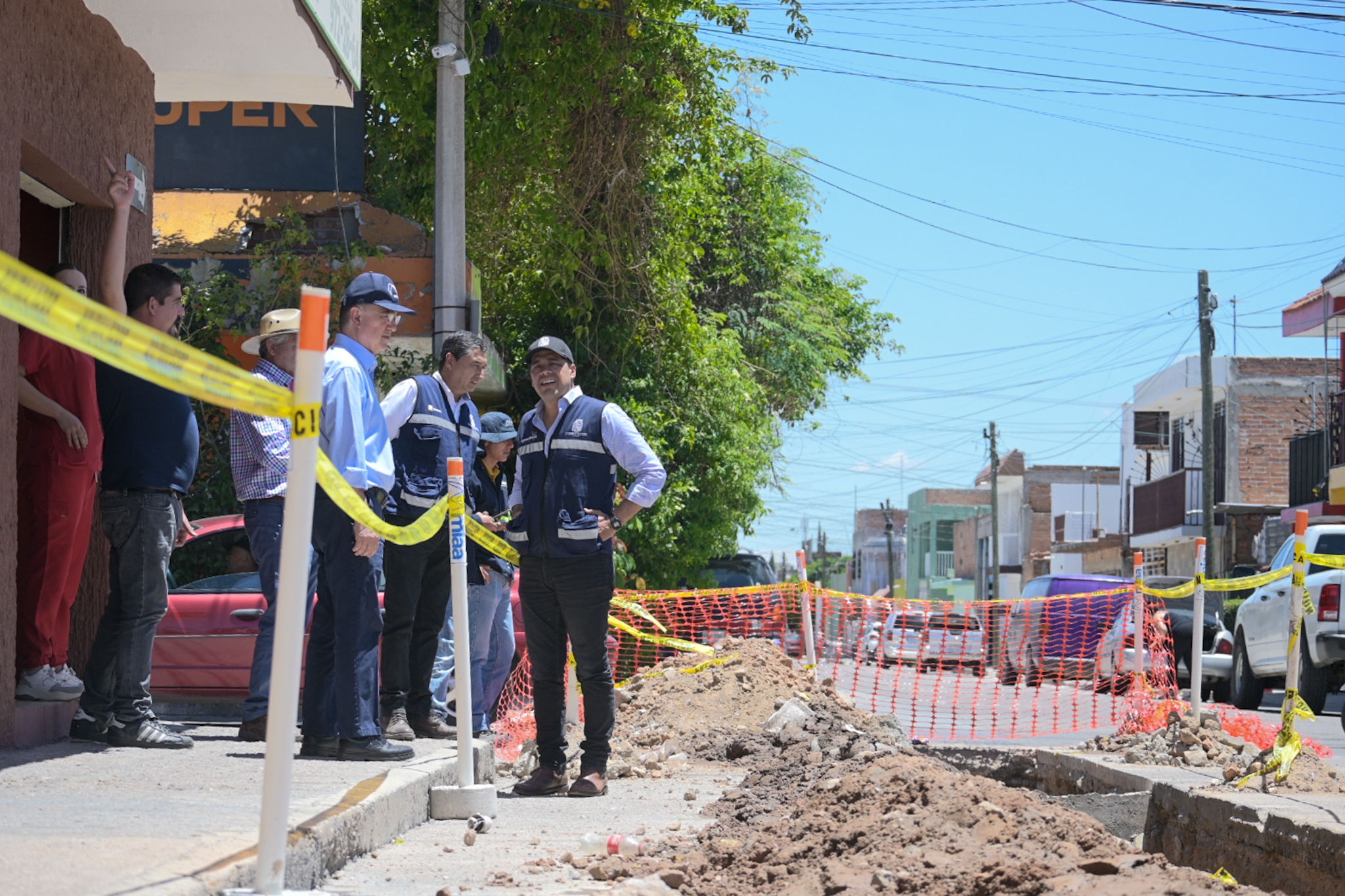 Supervisa @MunicipioAgs obras de rehabilitación de red de alcantarillado